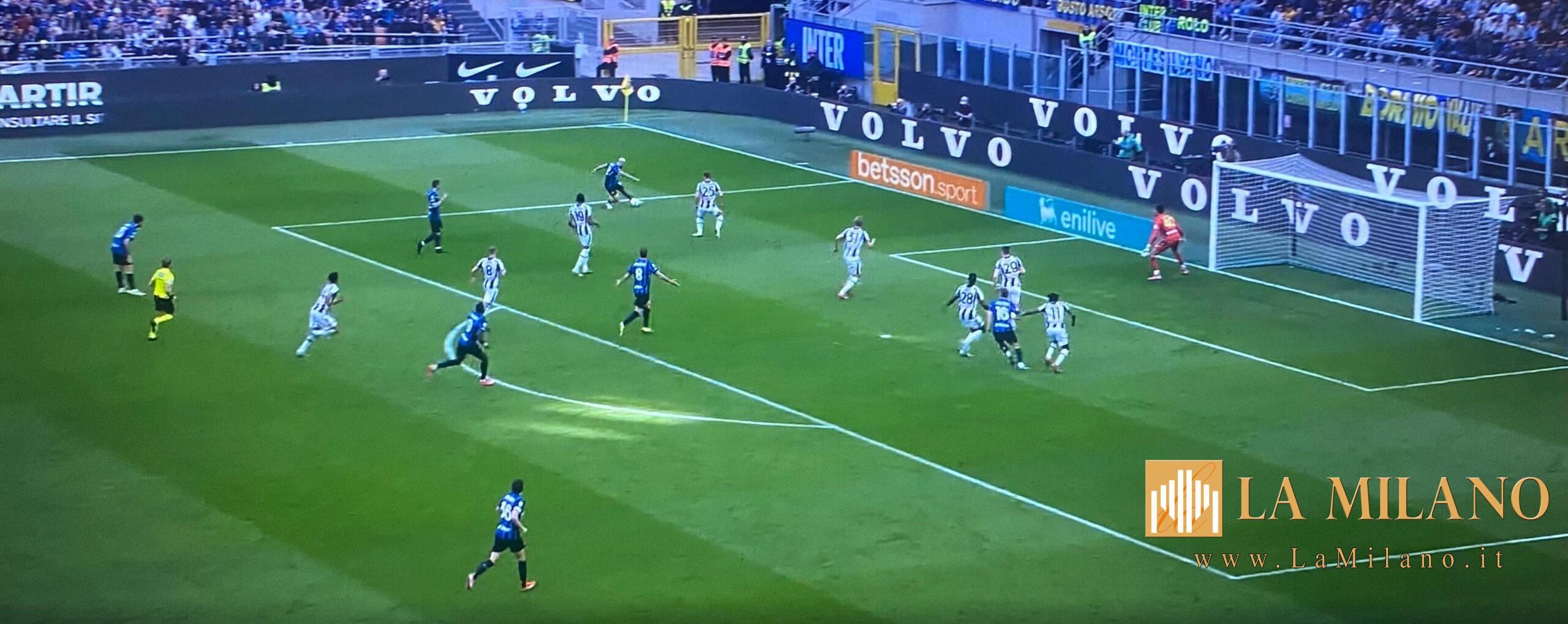 Serie A: vincono Inter e Napoli, la corsa a due continua