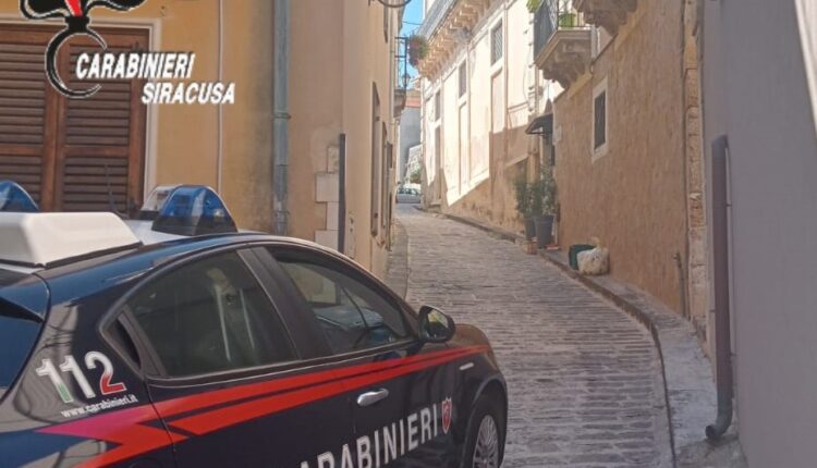 Melilli: I Carabinieri arrestano un 22enne che ha violato il divieto di avvicinamento all'ex