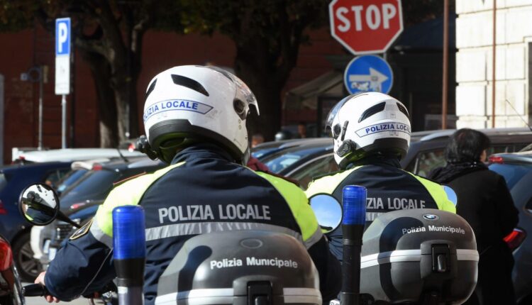 Bari, controlli su mezzi pesanti e micromobilità: fermi amministrativi e patenti ritirate