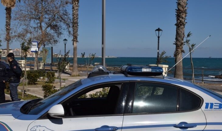 Crotone: Al mercato, la Polizia di Stato arresta per spaccio un rivenditore di pesce, legato da vincoli di parentela ad un boss