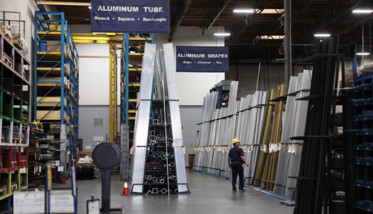 Dazi USA su acciaio e alluminio: Canada e UE rispondono con tariffe su 26 miliardi di dollari di beni USA