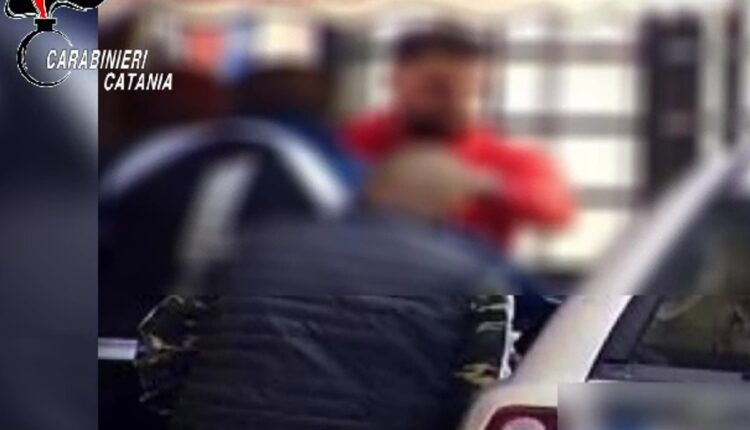 Catania: Duro colpo al clan Santapaola-Ercolano con l'operazione "Old Horse ". 9 arrestati tra cui il "macellaio di San Pietro Clarenza"