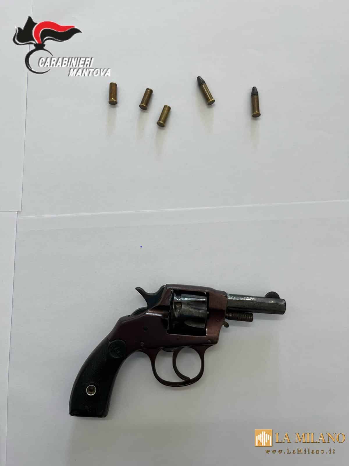 Giugliano in Campania: Rinvenuta, in possesso di Rosa Capuano, una pistola dello stesso calibro di quella utilizzata per uccidere il padre