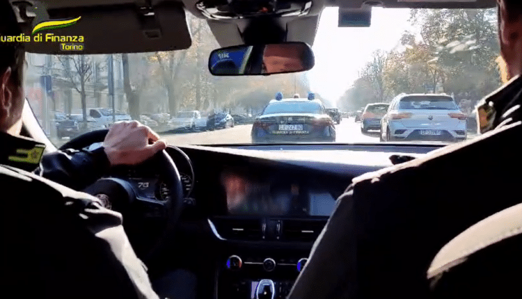 Torino: Frode all'IVA nel commercio di polimeri, riguardante diversi paesi dell'UE. 13 arresti e sequestri per 100 milioni di euro