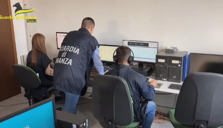 Torino: Frode all'IVA nel commercio di polimeri, riguardante diversi paesi dell'UE. 13 arresti e sequestri per 100 milioni di euro