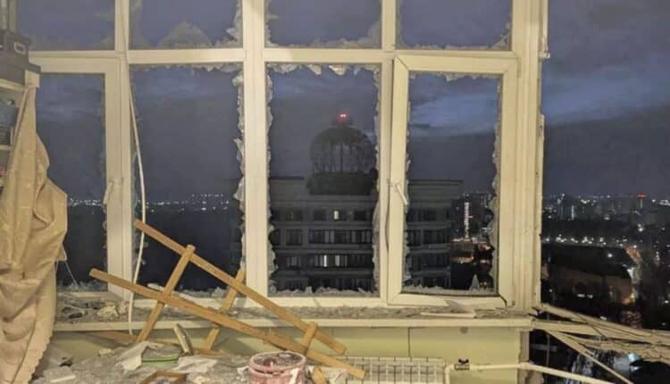 Attacco ucraino con droni su Mosca: il Cremlino risponde "rischio per i colloqui di pace"