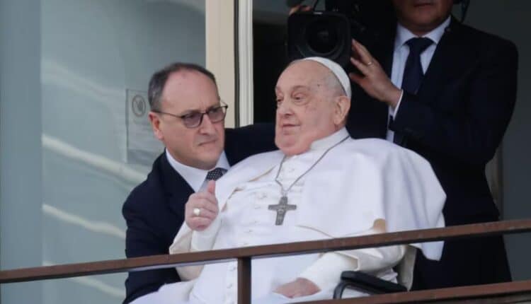 Papa Francesco torna in Vaticano: il racconto del rientro dopo 38 giorni di ricovero