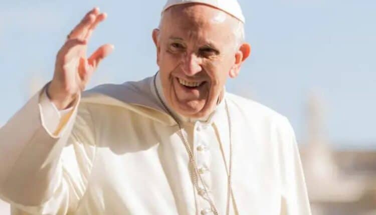 Il Papa resta al Gemelli: preghiere e celebrazioni per i 12 anni di pontificato