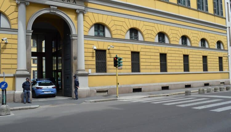 Milano: Iniziativa di protesta presso il ristorante "Cracco". 20 misure di prevenzione emesse dal Questore