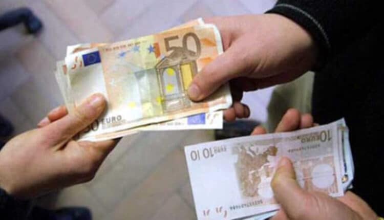 Como: da anni estorceva denaro ai genitori per acquistare la droga, 28enne arrestato per estorsione e minacce