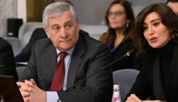 Diplomazia della Crescita: Il Governo sostiene i giovani con borse di studio, il piano promosso da Tajani e Bernini per coltivare talenti internazionali