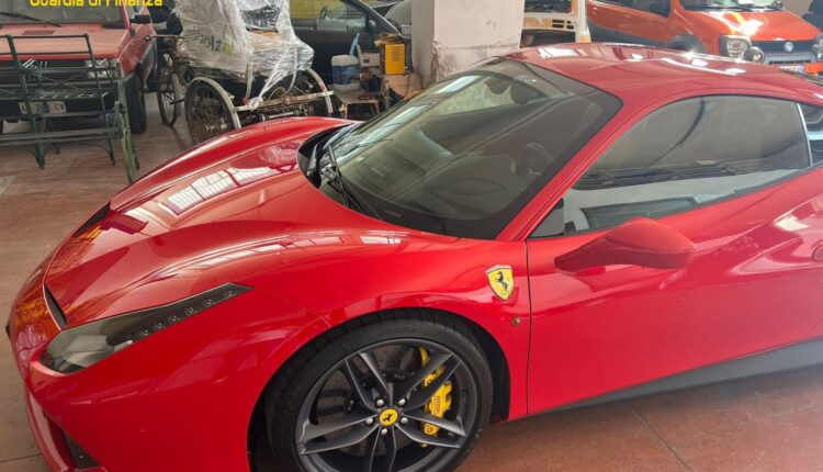 Lecco e Foggia: La Guardia di Finanza confisca beni per 2 milioni di euro tra auto di lusso e immobili