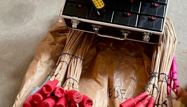 Produzione e vendita di artifici pirotecnici pericolosi: arrestato dalla Polizia di Stato