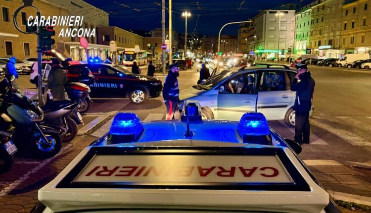 Ancona, controlli straordinari dei Carabinieri in città: denunce e segnalazioni, stretta su droga e irregolarità