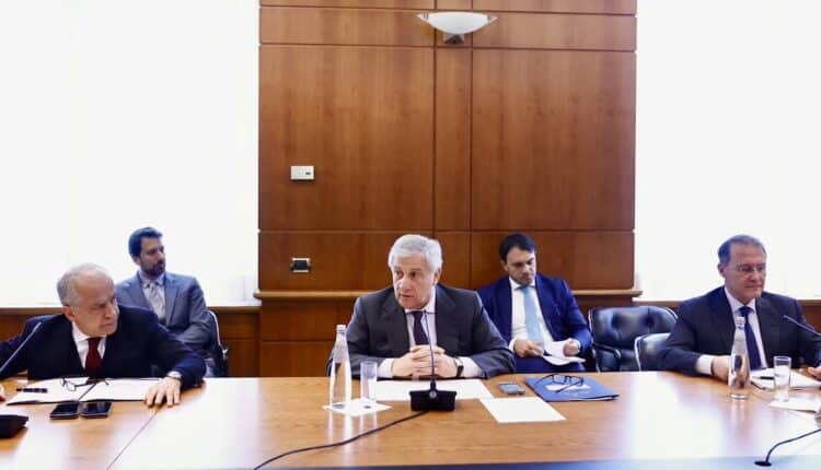 Farnesina e Viminale insieme per favorire e realizzare rimpatri assistiti: il nuovo piano Italia-OIM per rimpatri sicuri e sostenibili