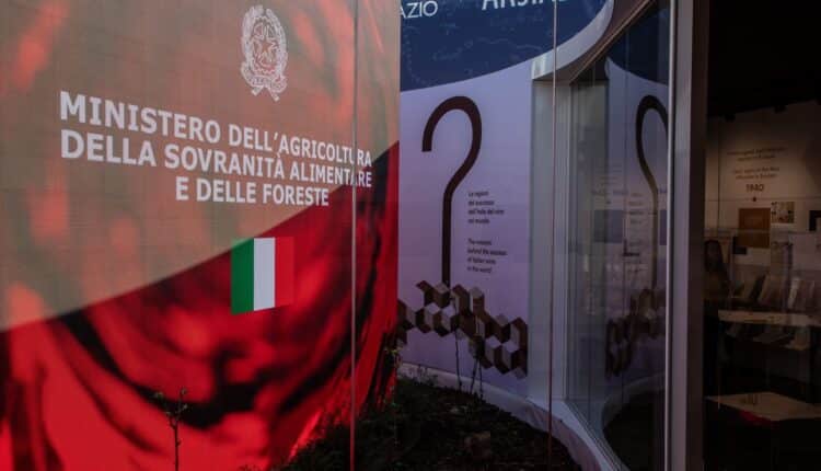 Verona: Vinitaly. Lollobrigida presenta in anteprima "The reason wine"