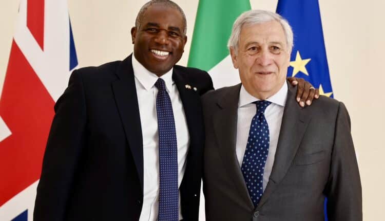 Tajani incontra David Lammy: Italia e Regno Unito uniti per energia pulita e cooperazione internazionale