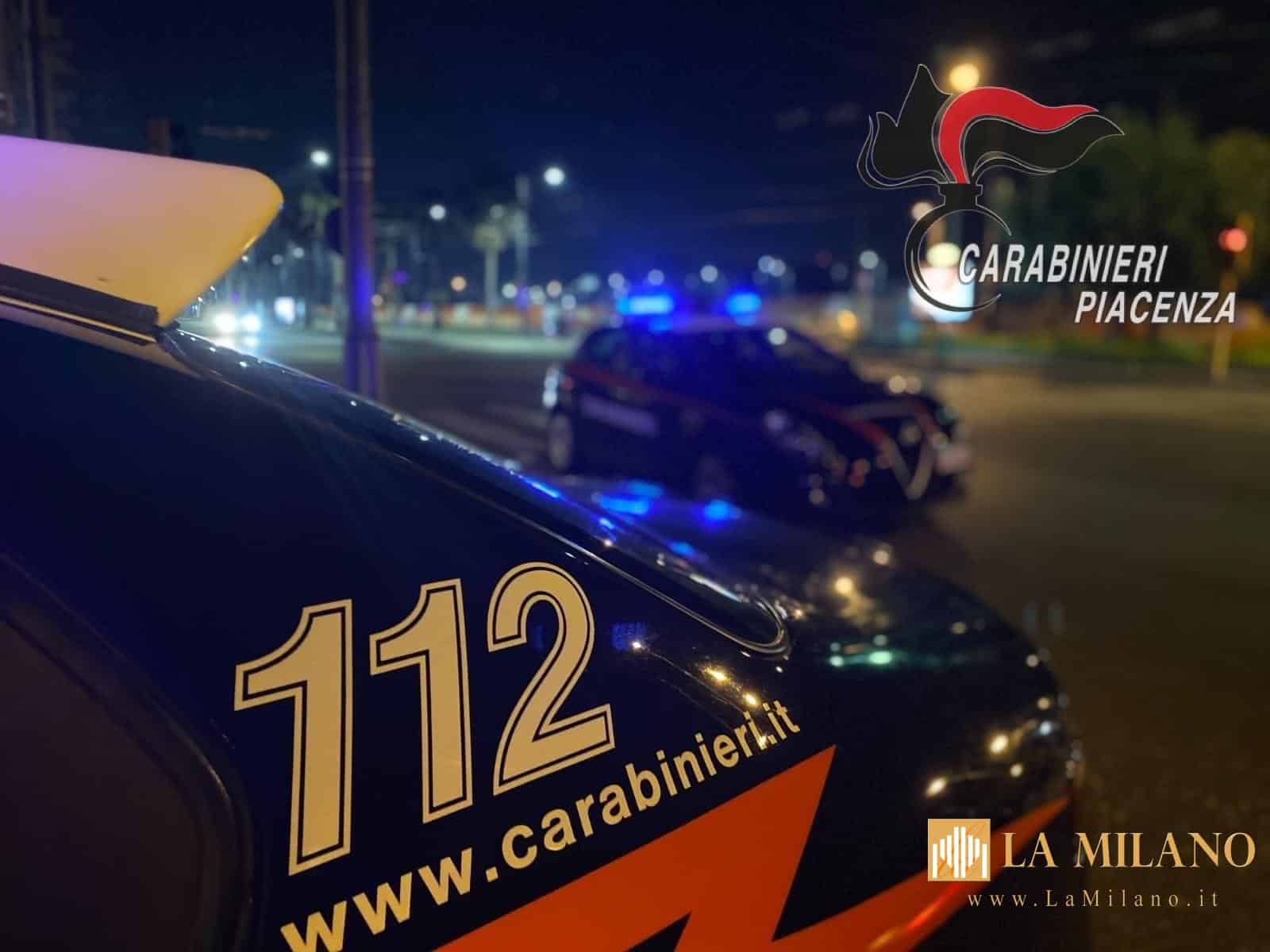 Ubriaco dà in escandescenza a Piacenza: Danneggia la strada e finisce denunciato
