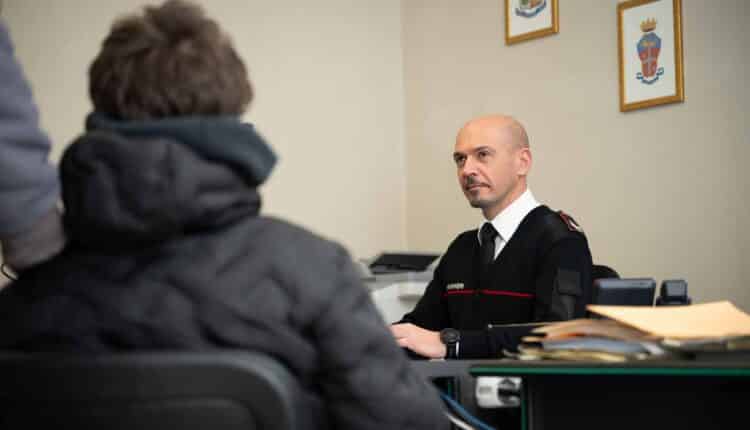 Lucca: Usano un profilo fake e si fanno mandare un video hard. 3 minorenni denunciati dai Carabinieri