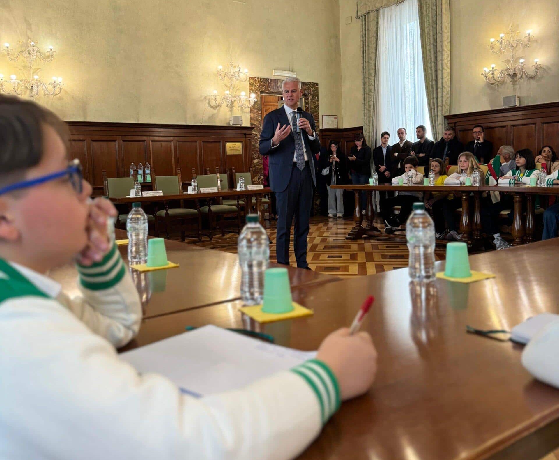 Roma: i bambini di Caivano in visita al Senato. Una lezione di futuro per le istituzioni.