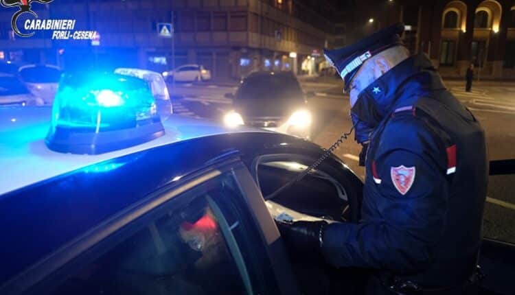 Forlì, arrestata per spaccio una donna di 48 anni: sequestrati cocaina e bilancino