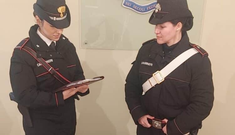 Contrasto allo spaccio a Perugia: arrestati due giovani, sequestrate droghe e contanti