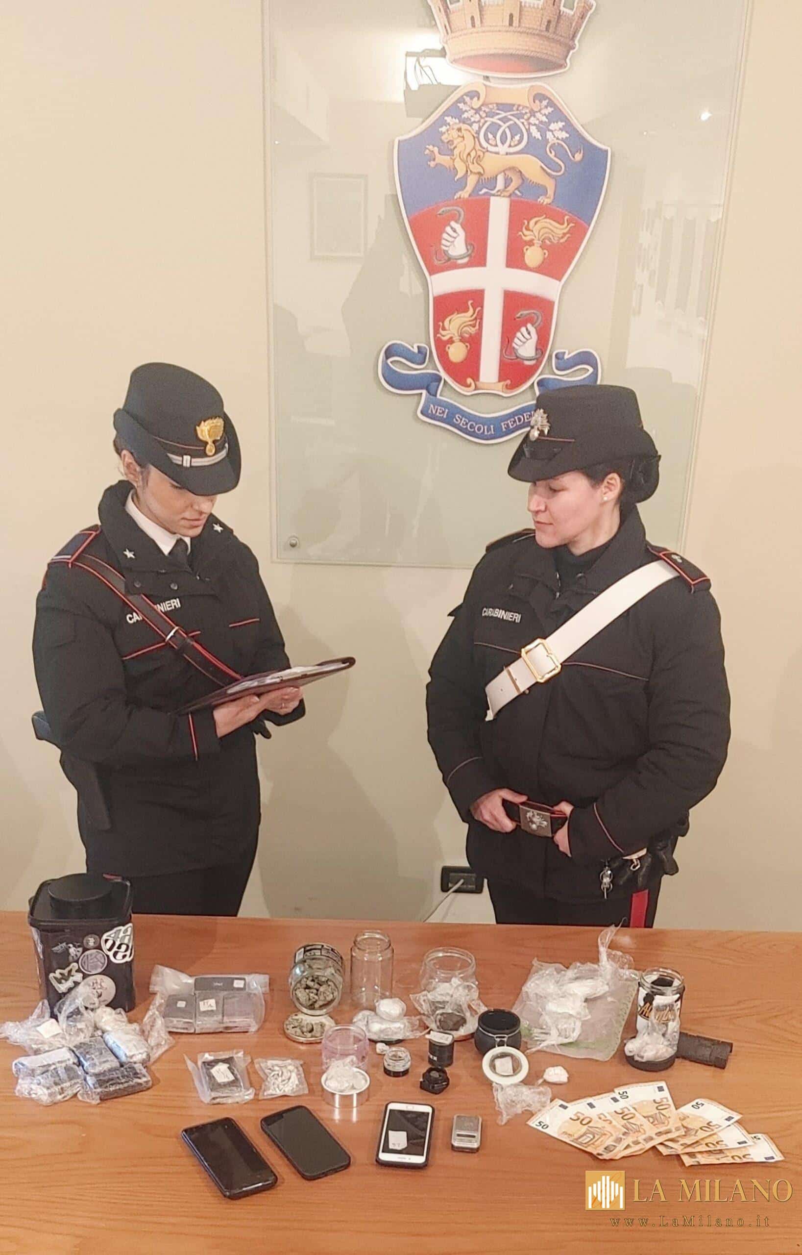 Contrasto allo spaccio a Perugia: arrestati due giovani, sequestrate droghe e contanti