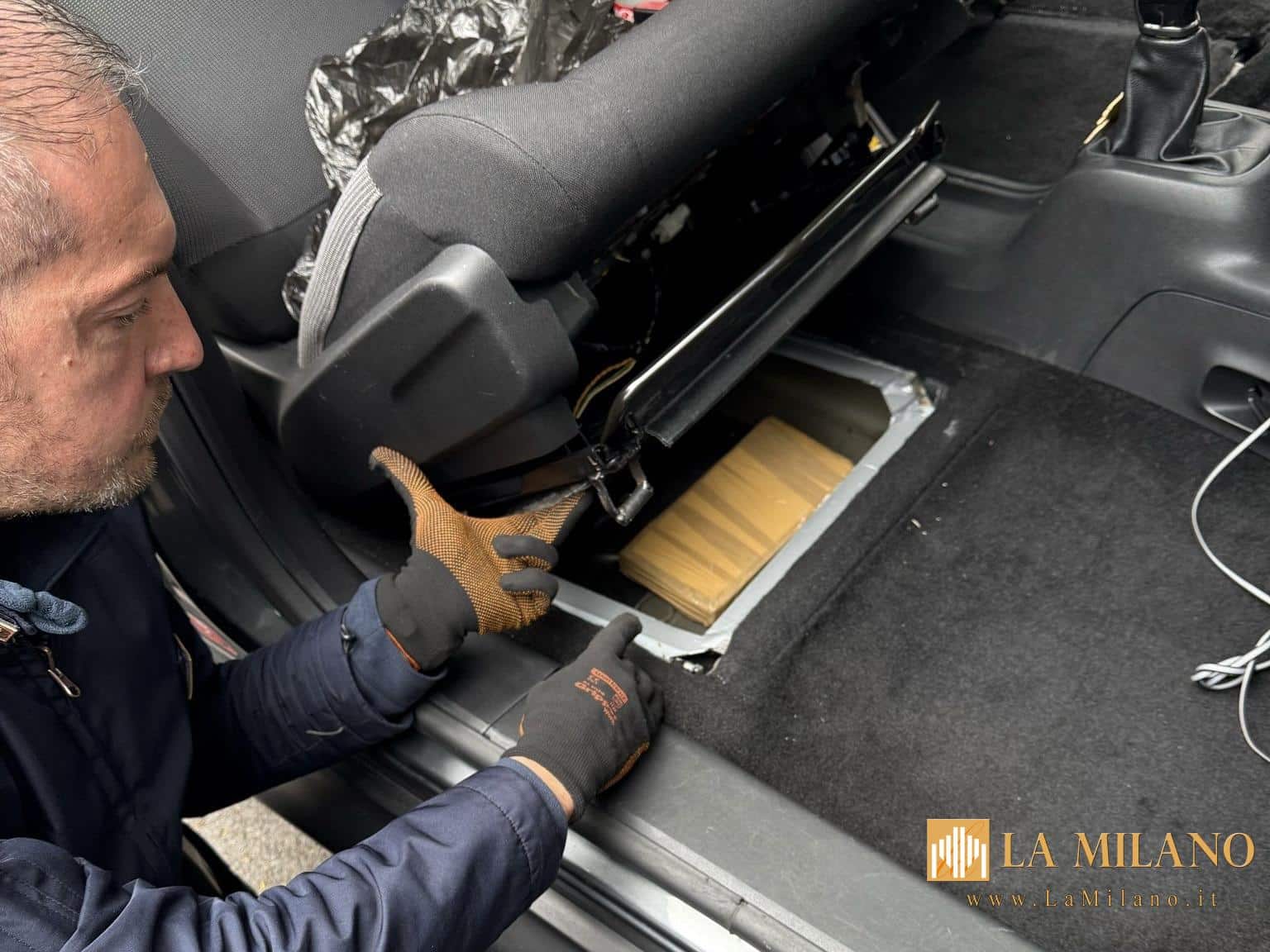 Perugia, maxi sequestro: 40 kg di cocaina e 189mila euro in contanti, arrestato 53enne albanese.