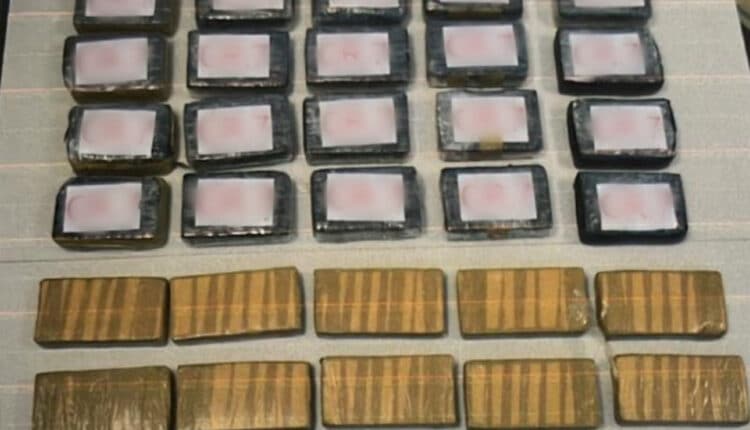 Perugia, maxi sequestro: 40 kg di cocaina e 189mila euro in contanti, arrestato 53enne albanese.