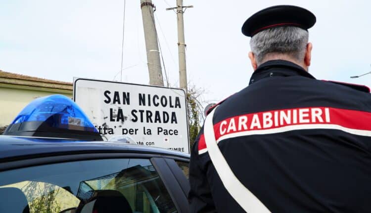 Blitz antidroga a San Nicola la Strada: 3 arresti in Largo Rotonda