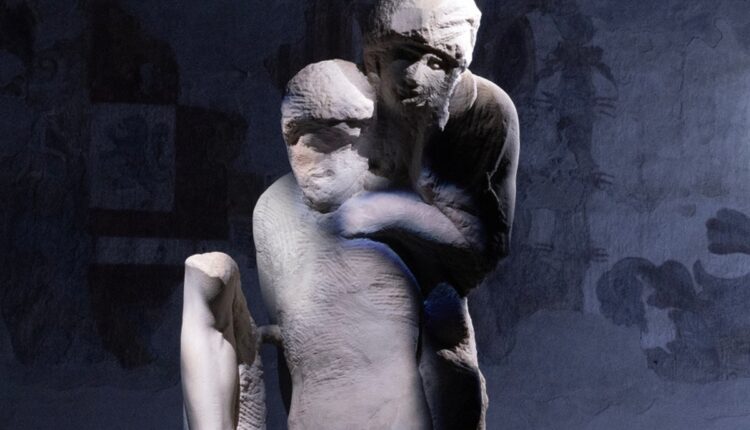 "Mother" di Robert Wilson: Un'installazione immersiva al Museo della Pietà Rondanini