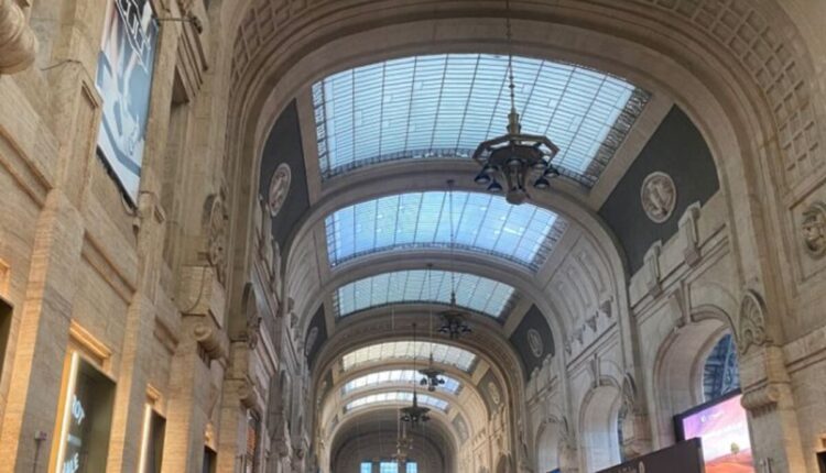 Salgono sul tetto della Stazione di Milano Centrale: Identificati e sanzionati 3 minorenni