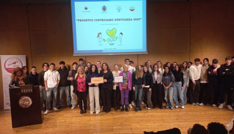 Ancona: premiati gli istituti scolastici per il concorso "Costruiamo Gentilezza", un inno alla parità e al rispetto