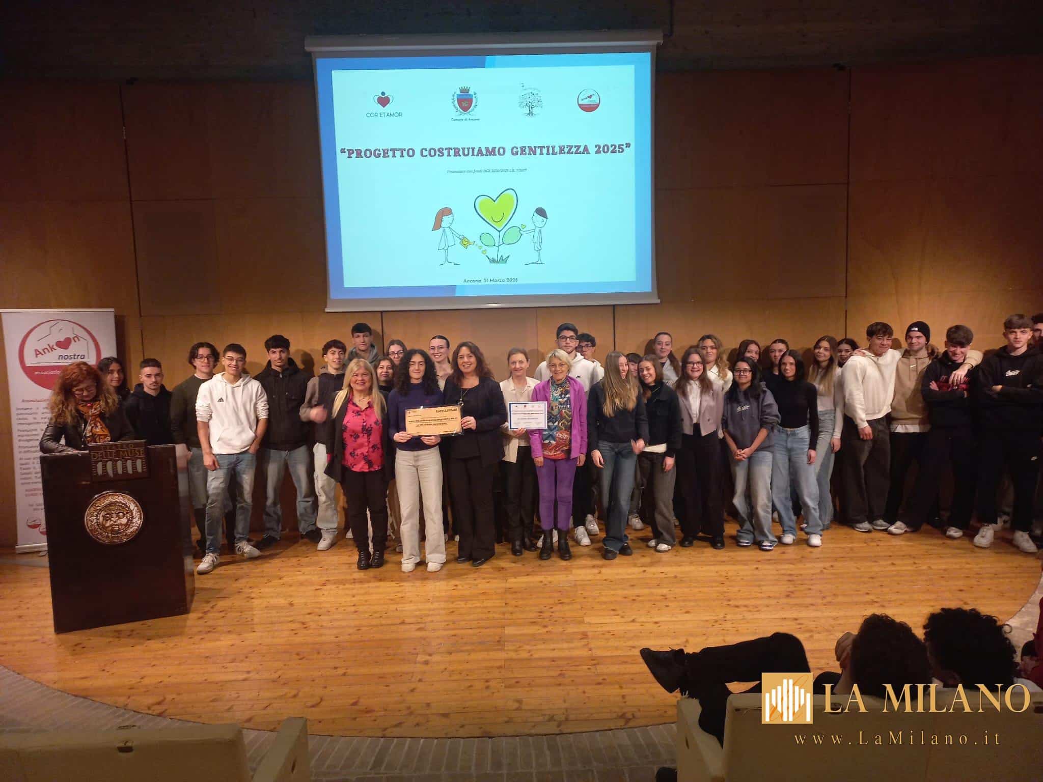 Ancona: premiati gli istituti scolastici per il concorso "Costruiamo Gentilezza", un inno alla parità e al rispetto