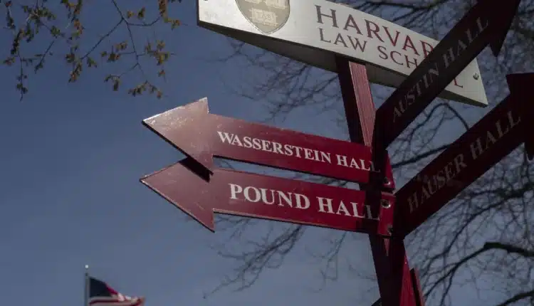 Trump contro Harvard stop ai fondi federali e minaccia alle esenzioni fiscali, l’università resiste.