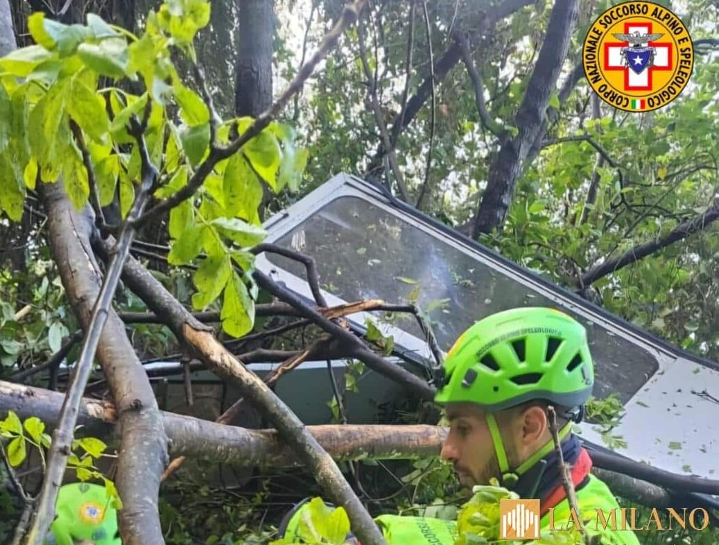 Tragedia sul Monte Faito: precipita una cabina della funivia, 4 morti e un ferito grave