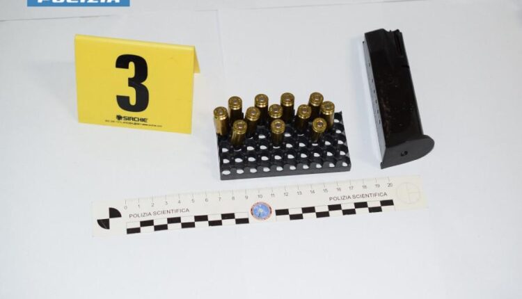 Sigilli a beni di lusso a Lecce armi nel muro, soldi nei mobili