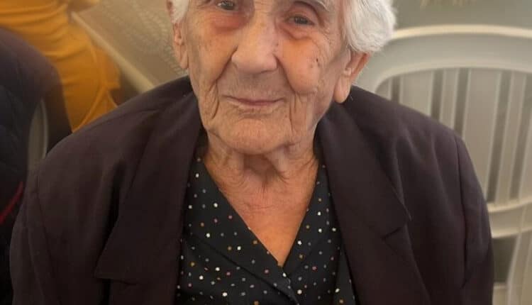 Nonna Batti compie 100 anni: Una vita di lavoro, amore e tradizione