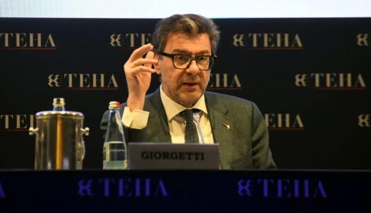 Dazi USA, ministro Giorgetti: “No ai controdazi. Serve prudenza"
