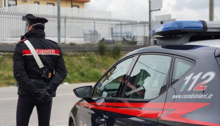 Milano, rapina con coperchio dei rifiuti: 25enne arrestato dai Carabinieri