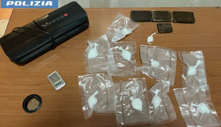 Arresti per spaccio di droga ad Afragola: Sequestrati oltre 400 grammi di sostanze stupefacenti