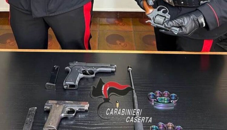 Lusciano, giovani armati ripresi dalle telecamere: Scattano perquisizioni e sequestri
