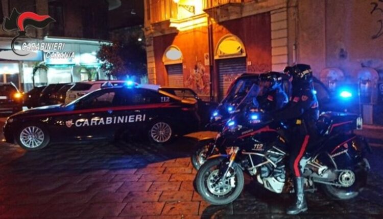 Catania: Arrestato 39enne per maltrattamenti, tentata estorsione e minacce alla moglie