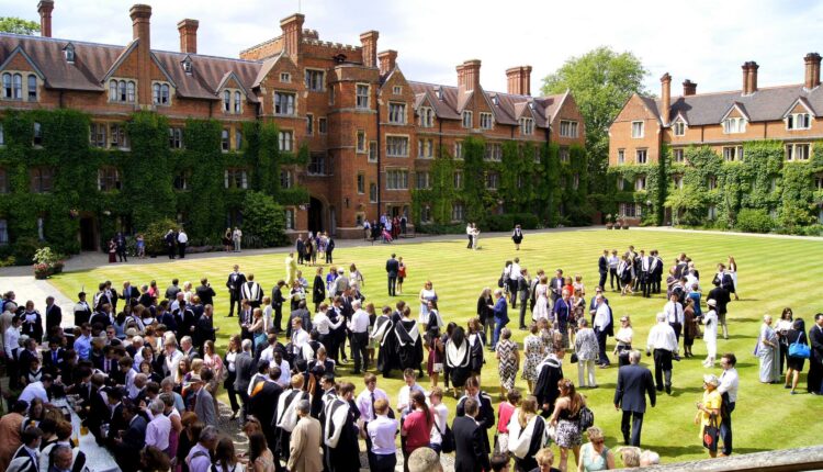 Università americane contro Trump: rivolta accademica per i fondi federali e la libertà d’insegnamento.