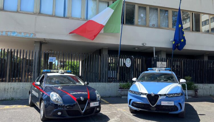 Adescavano uomini online con falsi annunci a luci rosse: sgominato il trio della truffa