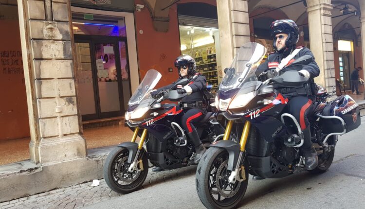 Castel Maggiore: Aggredisce i Carabinieri in caserma durante una notifica, arrestato 40enne pregiudicato