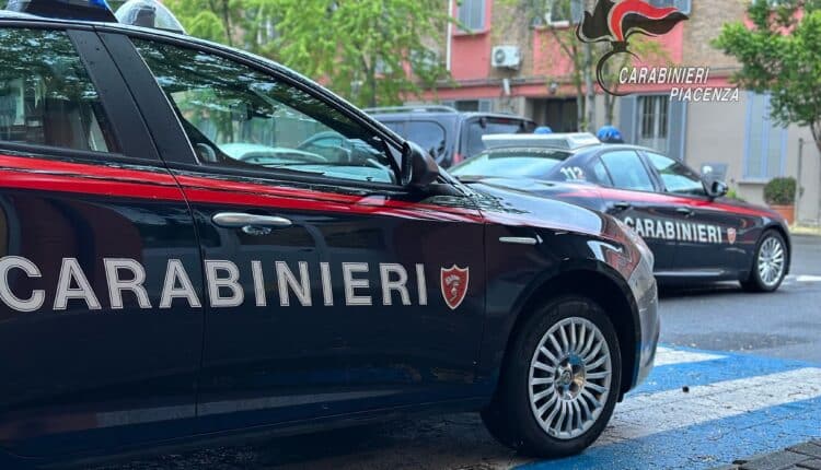 Piacenza: 2 giovani in escandescenza, doppio intervento dei Carabinieri del Radiomobile