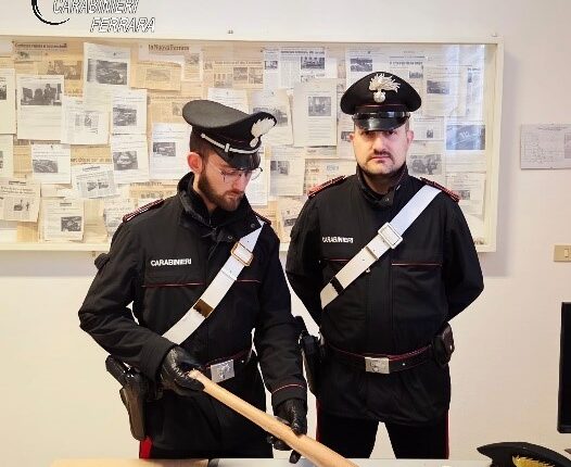Casumaro, fermato con una mazza da baseball in auto: 50enne denunciato dai Carabinieri