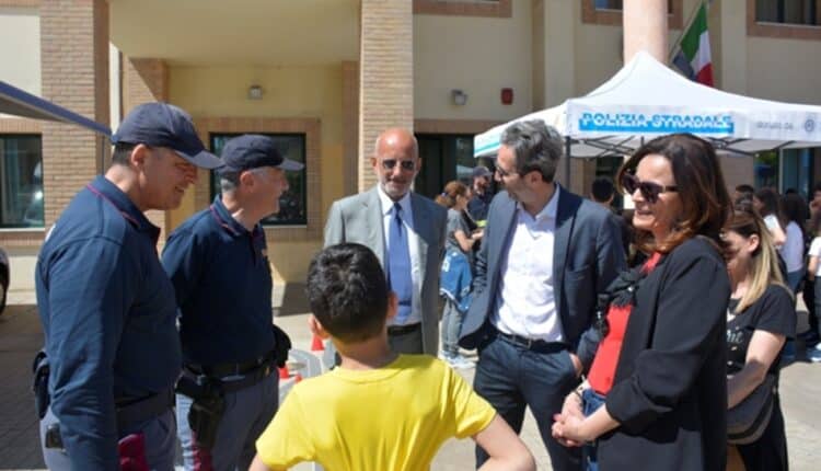 Roseto degli Abruzzi, il "Premio Borsellino" parla ai giovani: con la Polizia per una cultura della legalità.
