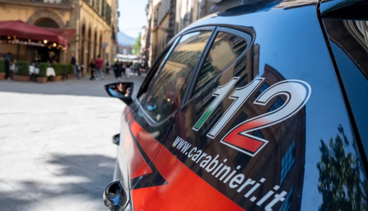 Lucca: sette adolescenti indagati per aggressioni e rapine a coetanei